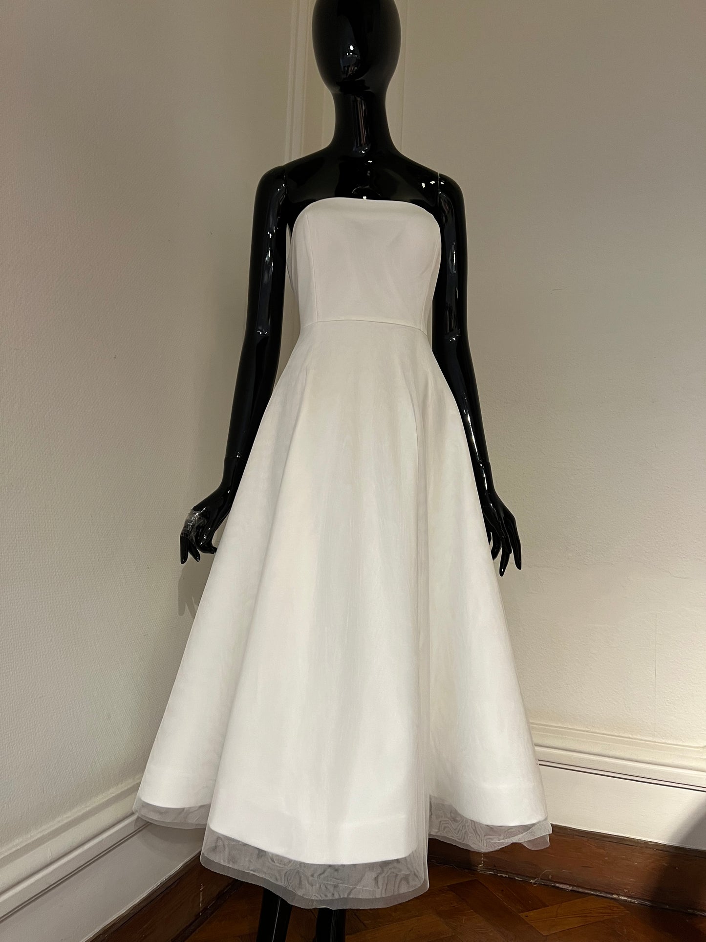 Cocktail dress by NATTHIDA