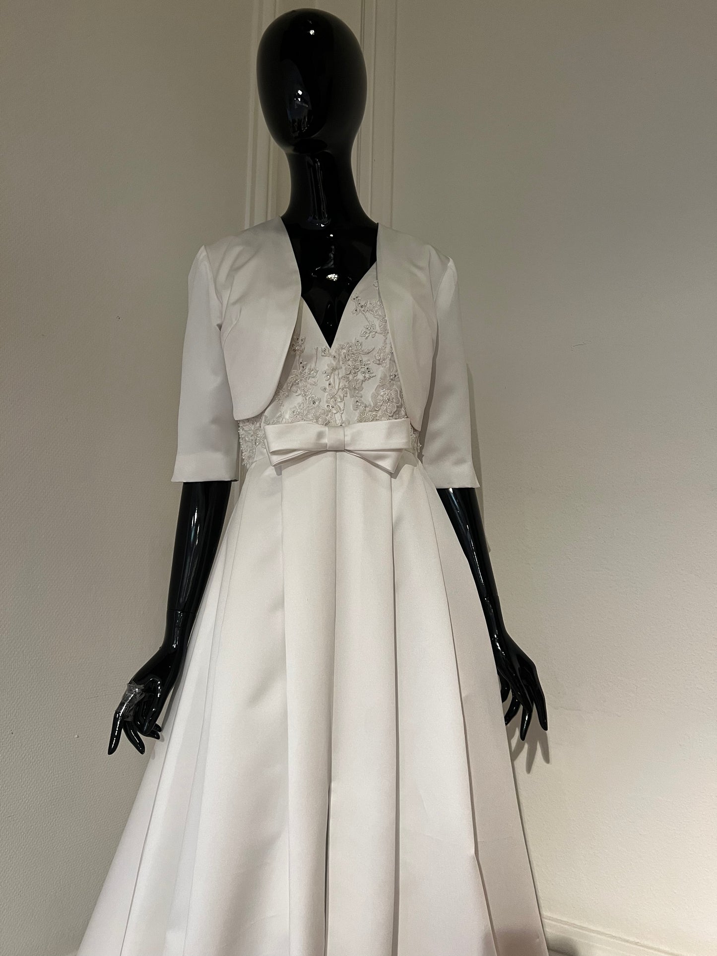 Wedding dress by NATTHIDA