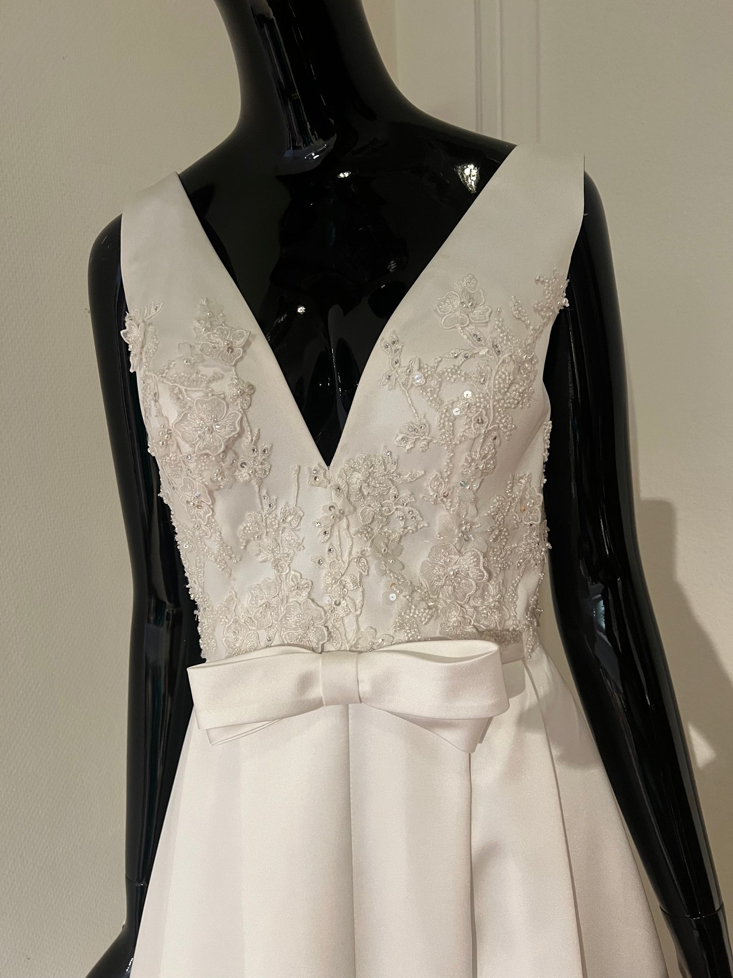Wedding dress by NATTHIDA