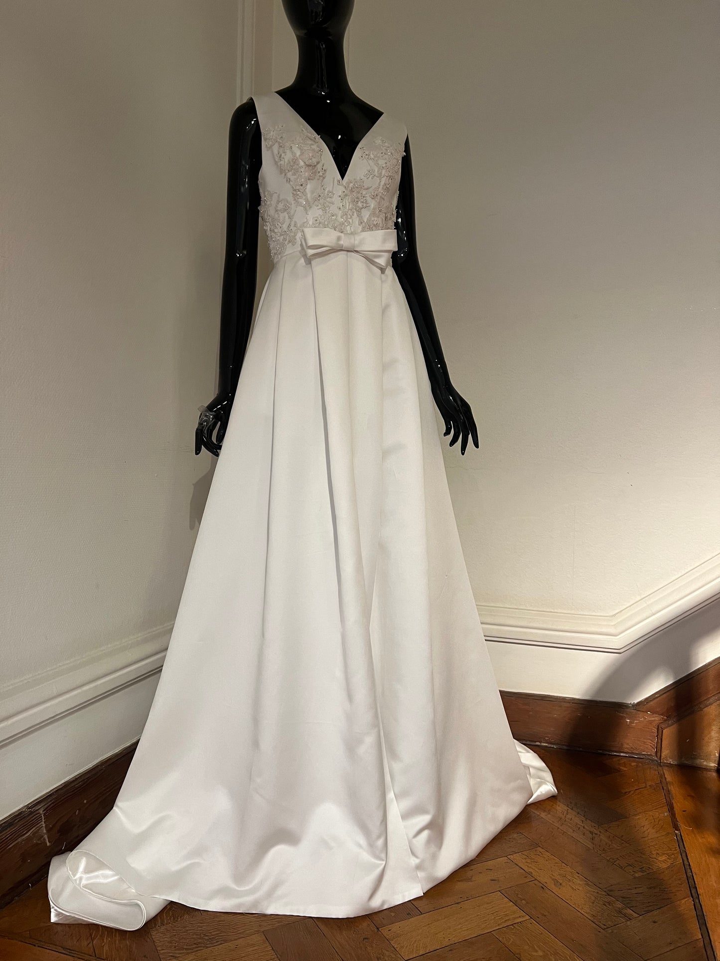 Wedding dress by NATTHIDA