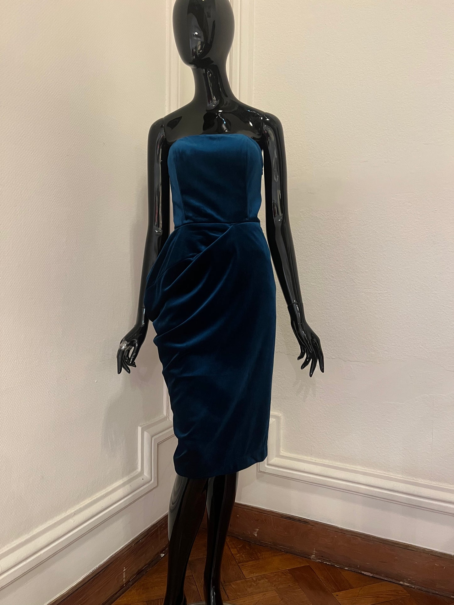Cocktail dress by NATTHIDA