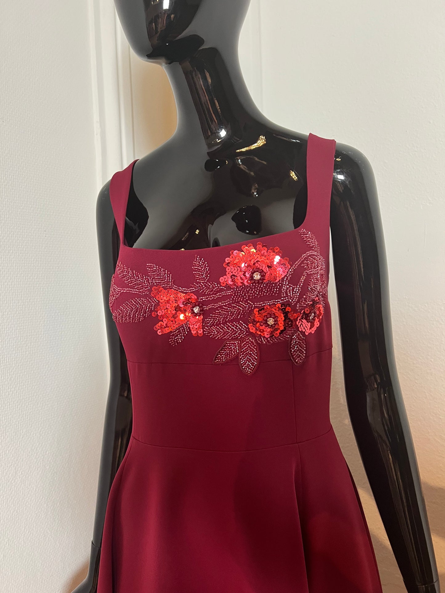 Cocktail dress by NATTHIDA